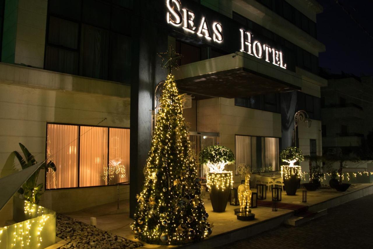 Seas Hotel Аман Екстериор снимка